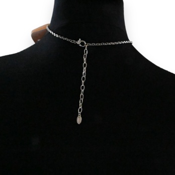 Collier fantaisie argenté...