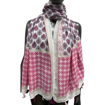 Foulard motif ethnique...