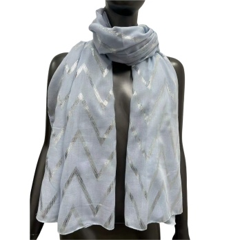 Foulard fluide bleu ciel...