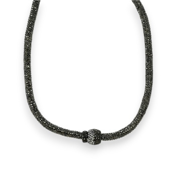 Collier ras de cou gris...