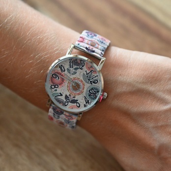 Montre motifs fleurs...